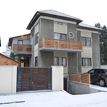 Vila Aras Simeria Exteriér fotografie