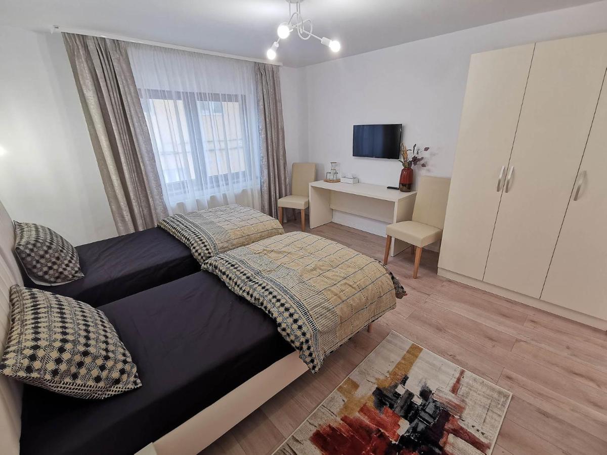 Vila Aras Simeria Exteriér fotografie