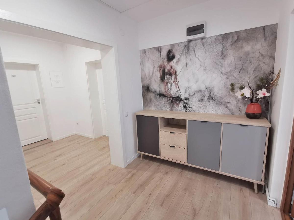 Vila Aras Simeria Exteriér fotografie