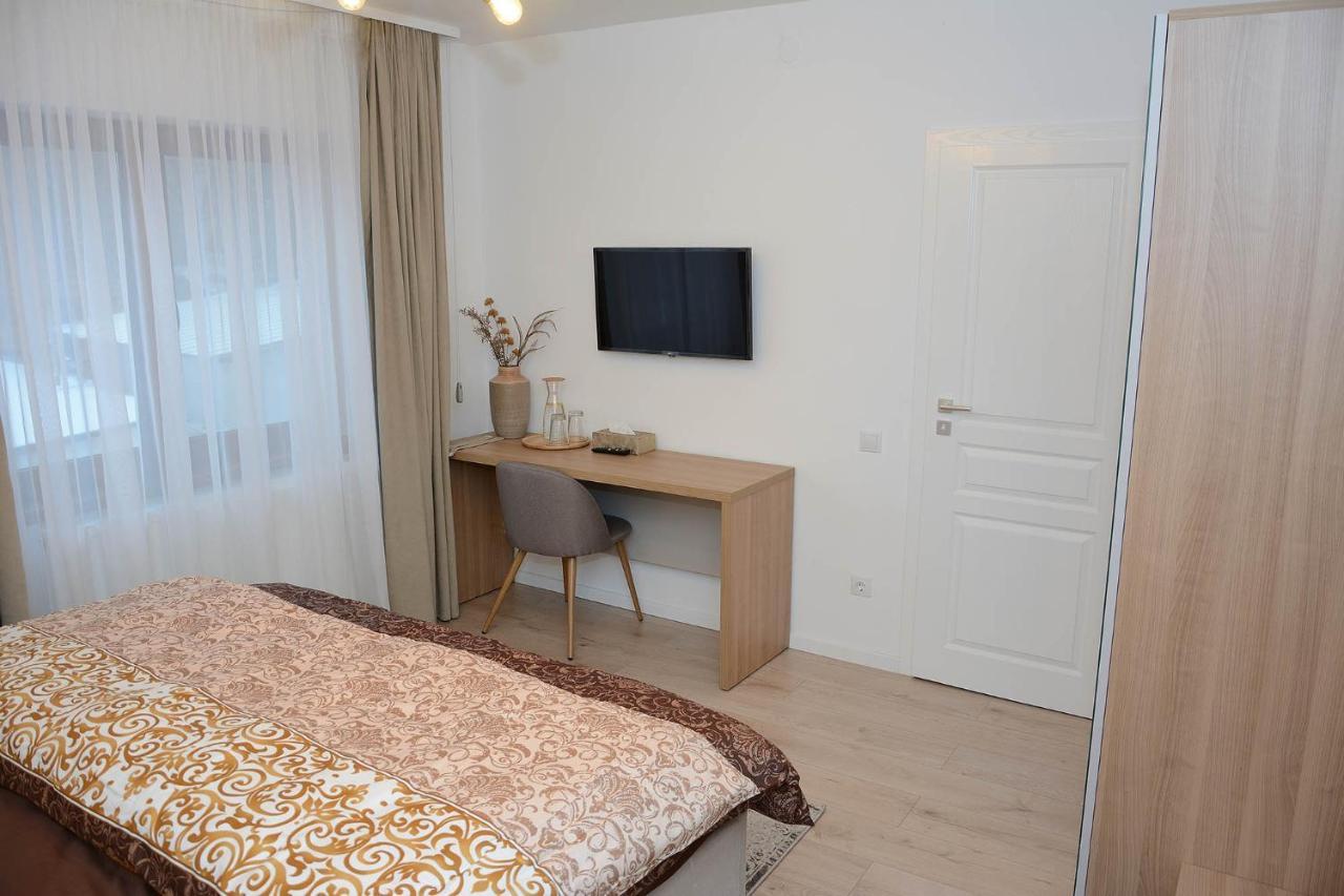 Vila Aras Simeria Exteriér fotografie