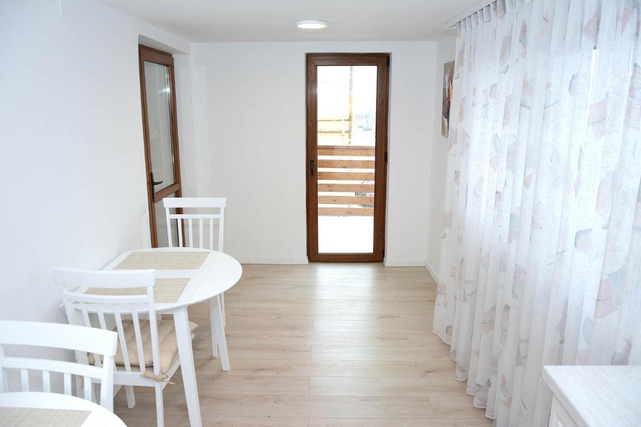 Vila Aras Simeria Exteriér fotografie