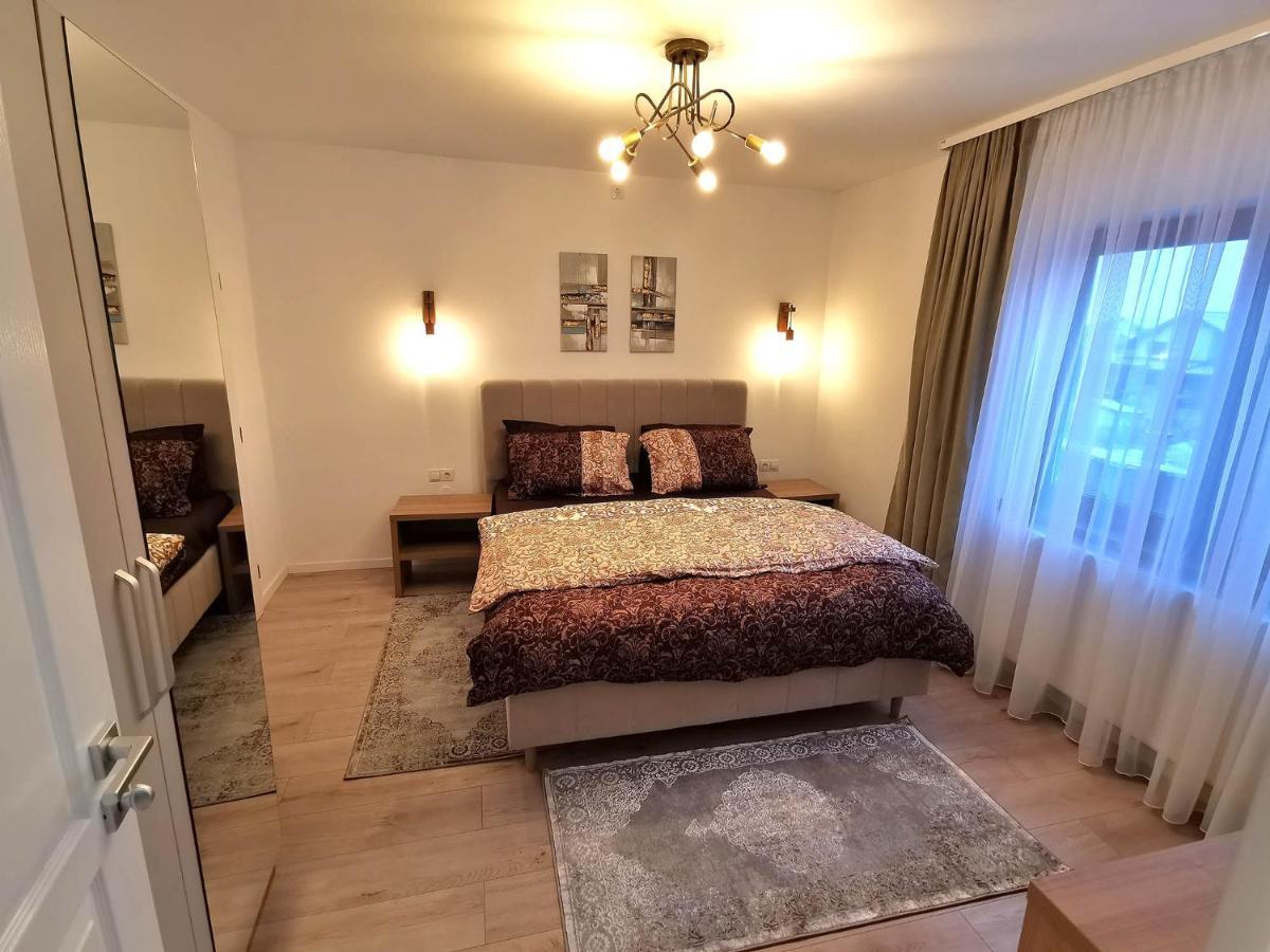 Vila Aras Simeria Exteriér fotografie