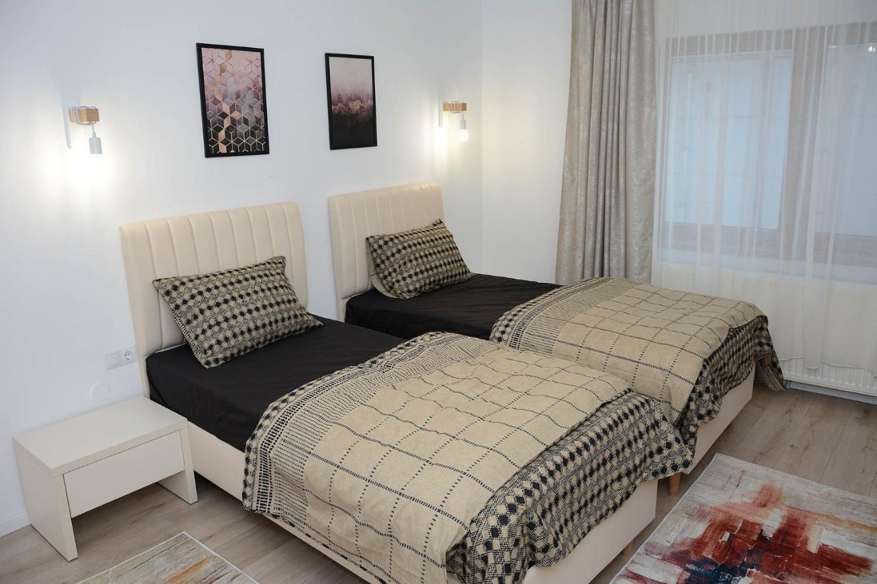 Vila Aras Simeria Exteriér fotografie