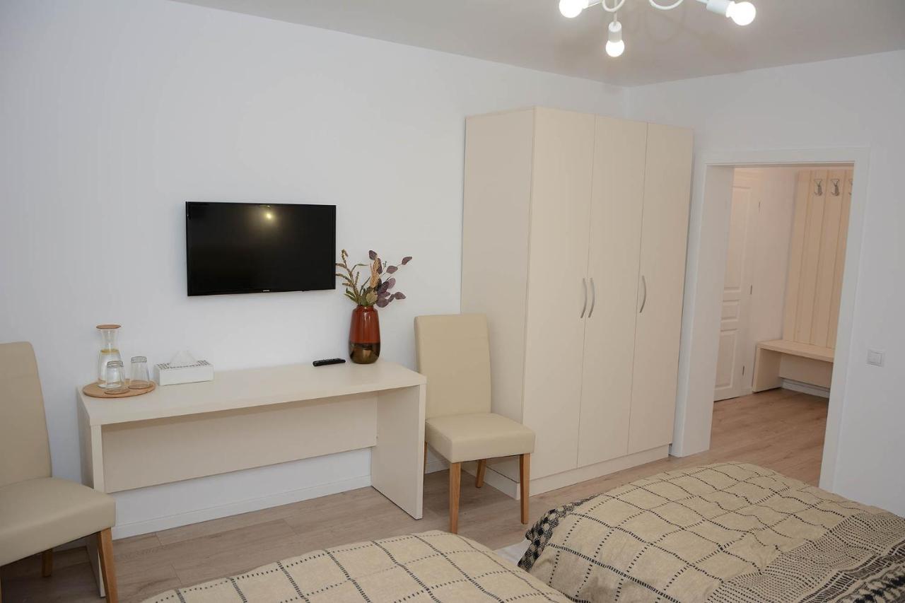 Vila Aras Simeria Exteriér fotografie