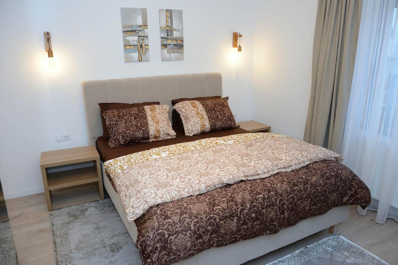 Vila Aras Simeria Exteriér fotografie